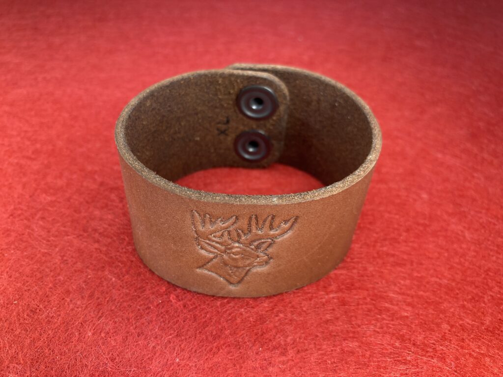 Lederarmband Breit – Hirsch