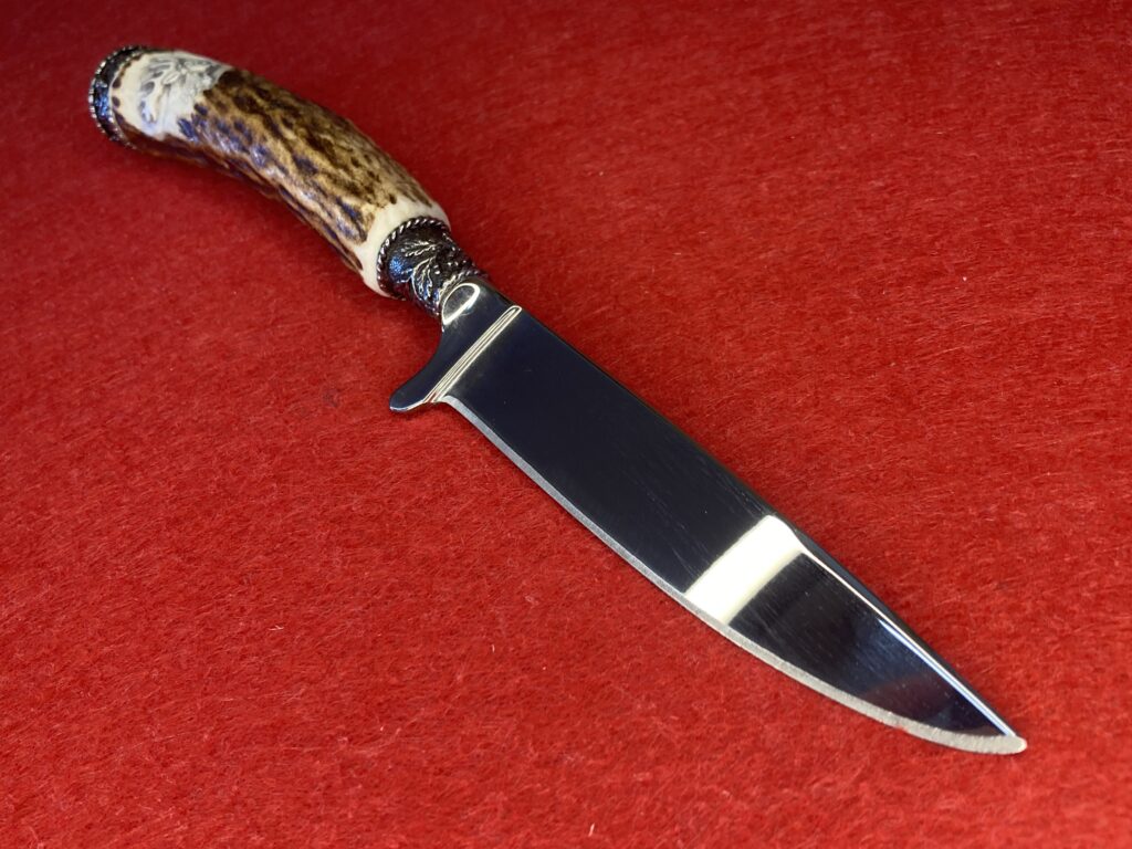 Jagdnicker – Geschnitzt: Hirsch