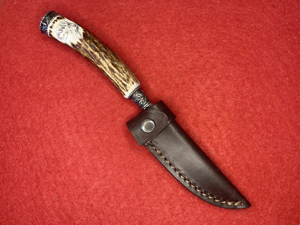 Jagdnicker – Geschnitzt: Hirsch